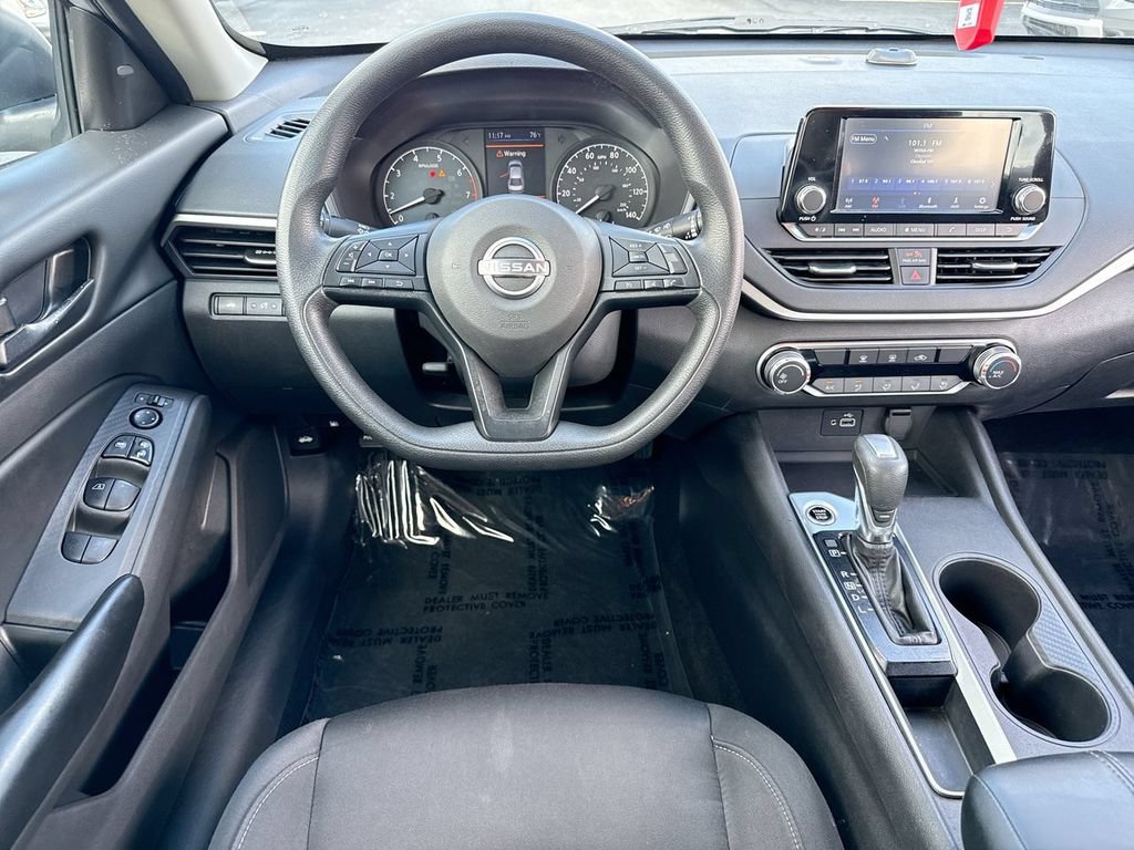 Used 2024 Nissan Altima 2.5 S FWD image 14
