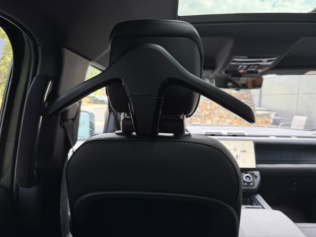 New 2026 Land Rover Defender 110 S image 7