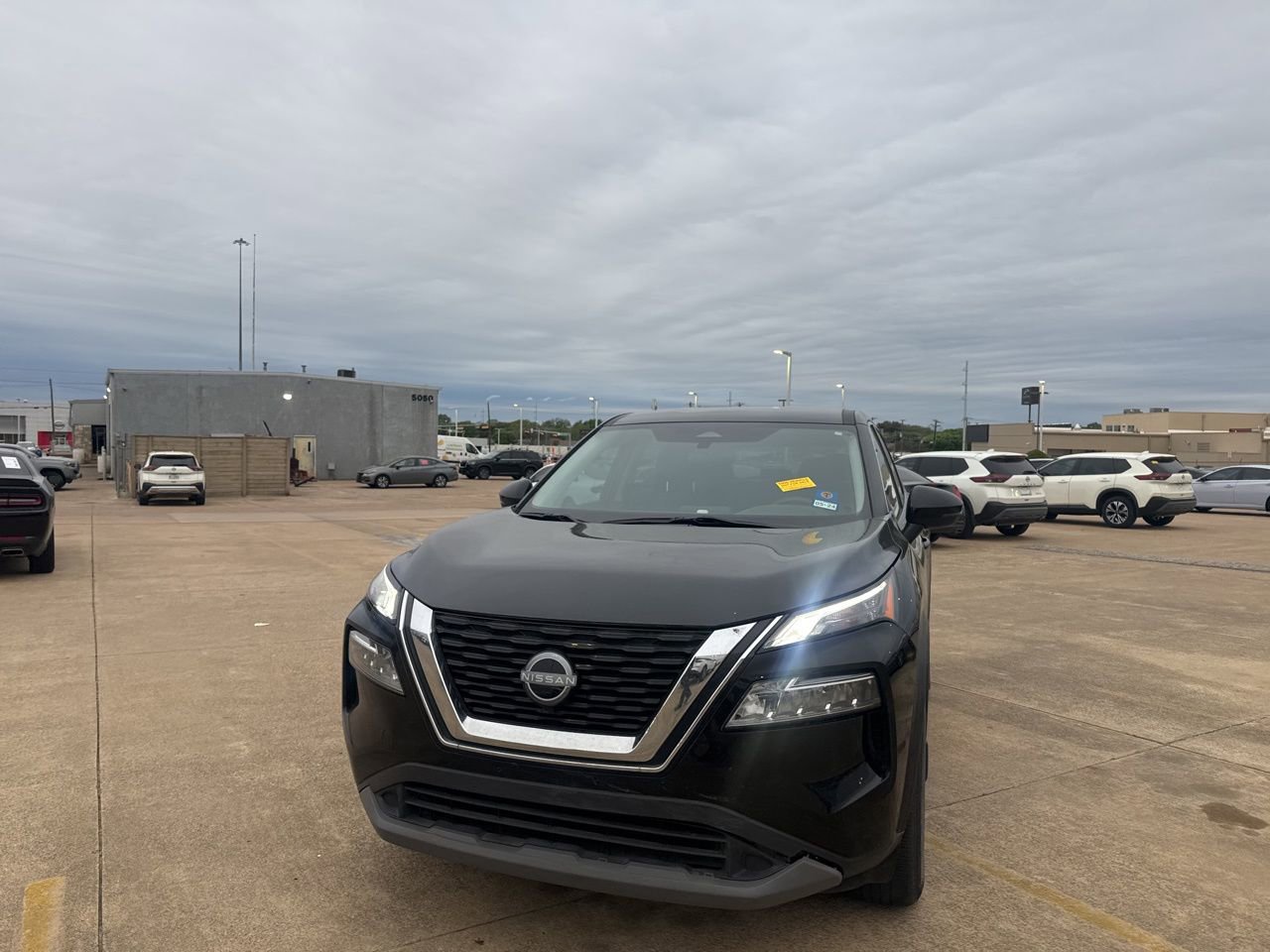 Certified 2022 Nissan Rogue SV image 5