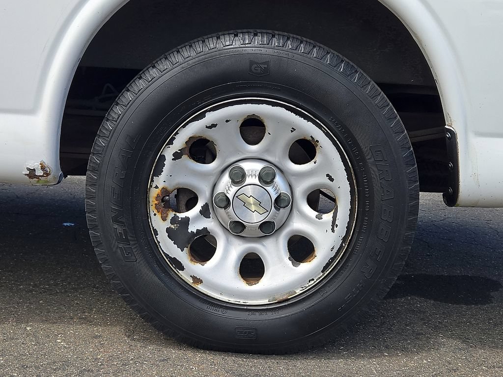 Used 2011 Chevrolet Express 1500 RWD image 10