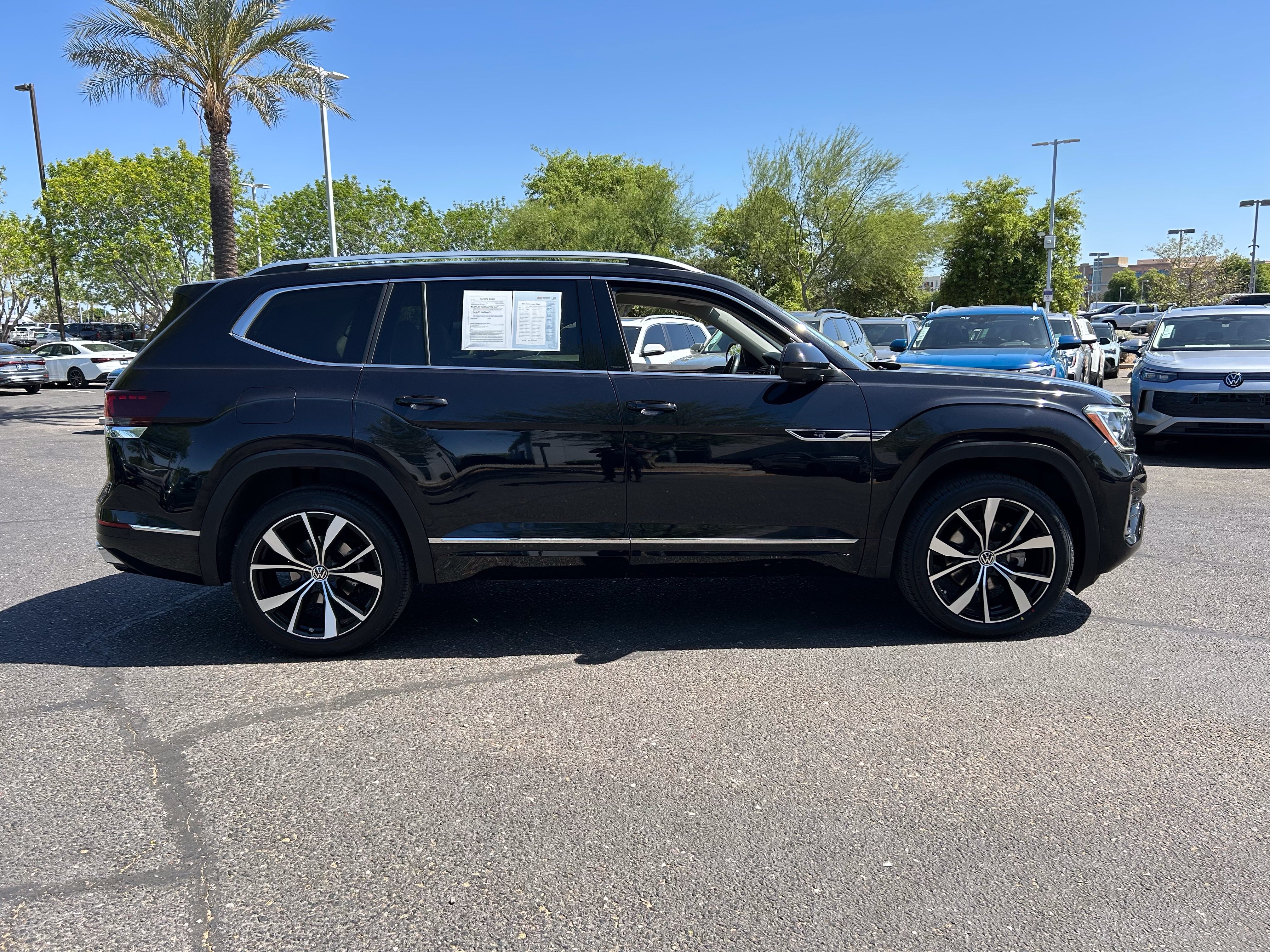 Used 2024 Volkswagen Atlas SEL Premium R-Line AWD/4WD image 5