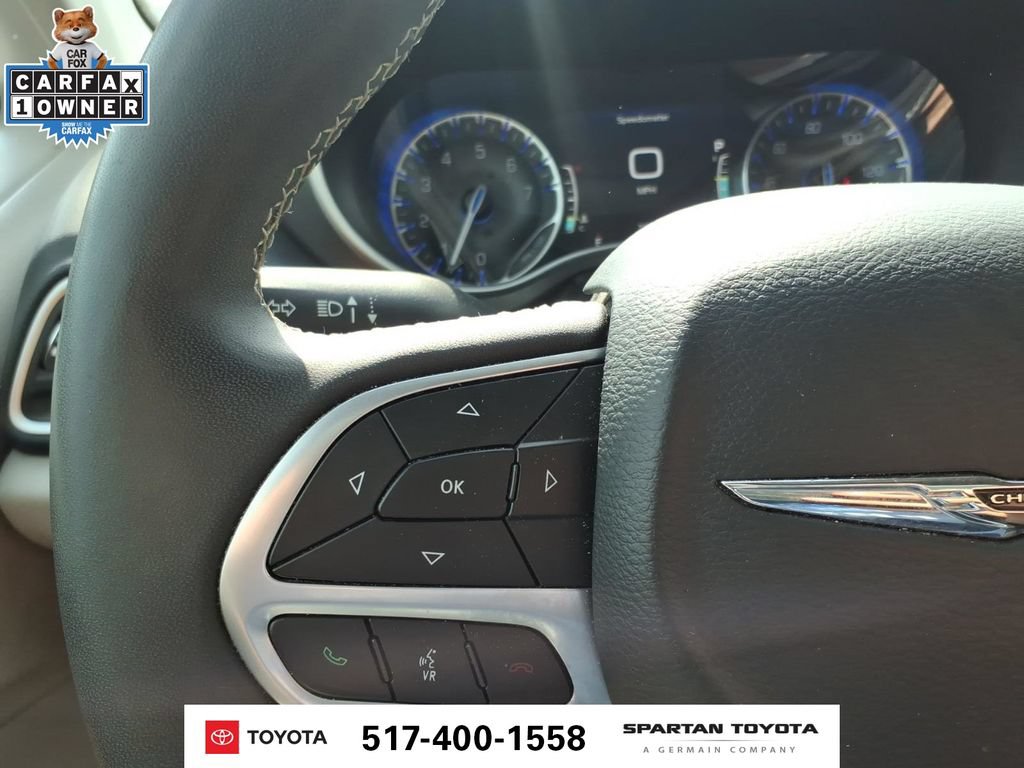 Used 2024 Chrysler Pacifica Touring-L FWD image 17