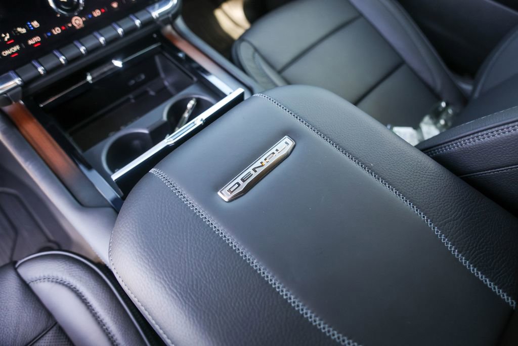 Used 2026 GMC Yukon XL Denali w/ Denali Reserve Package image 21