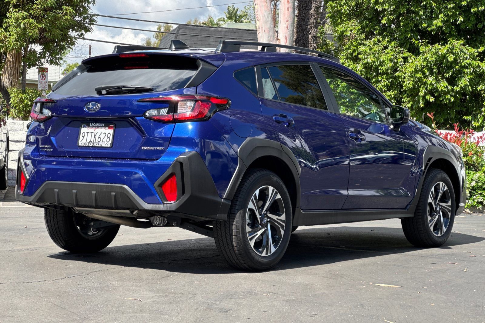 Used 2025 Subaru Crosstrek 2.0i Premium w/ Crosstrek Mirror Package AWD/4WD image 4