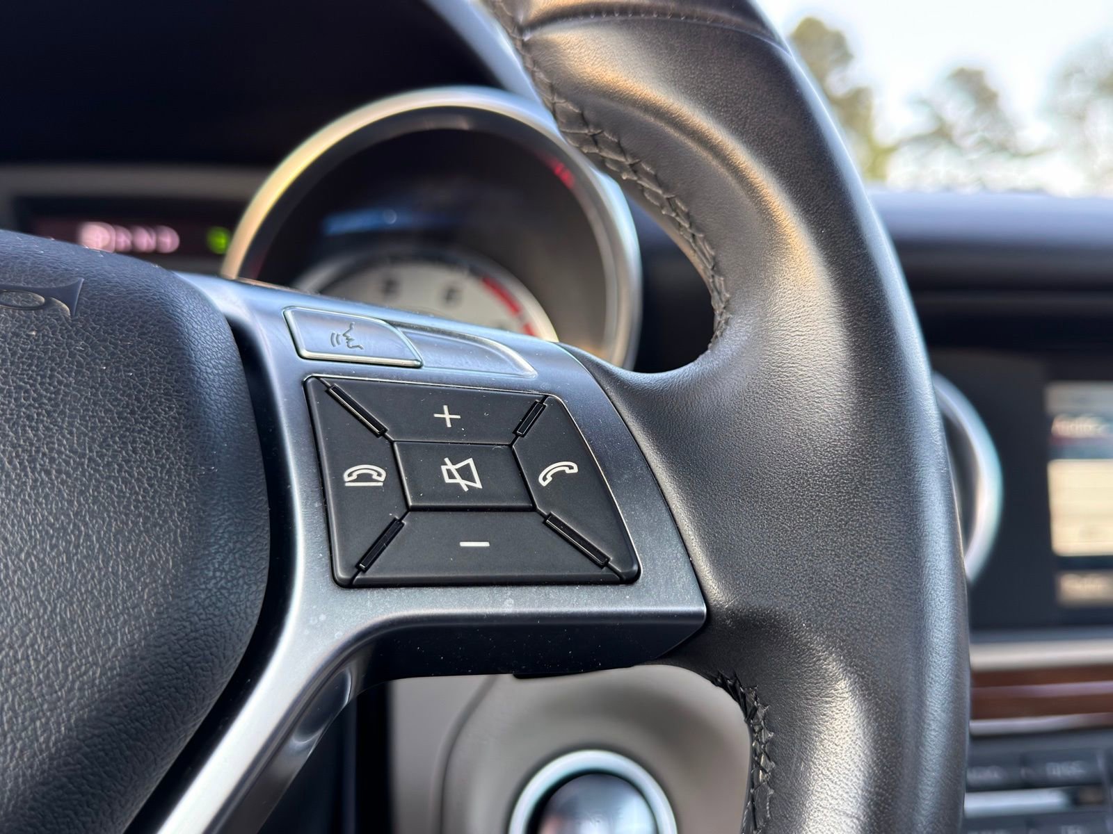 Used 2015 Mercedes-Benz SLK 250 image 17