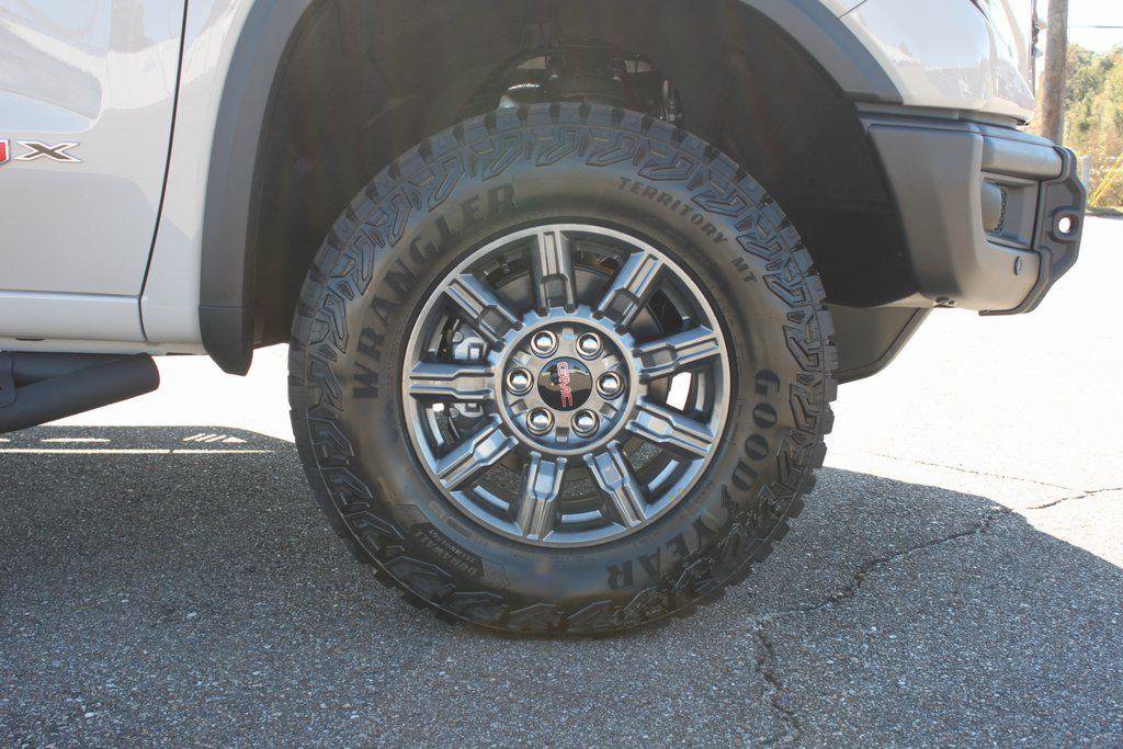 New 2026 GMC Sierra 1500 AT4X image 4