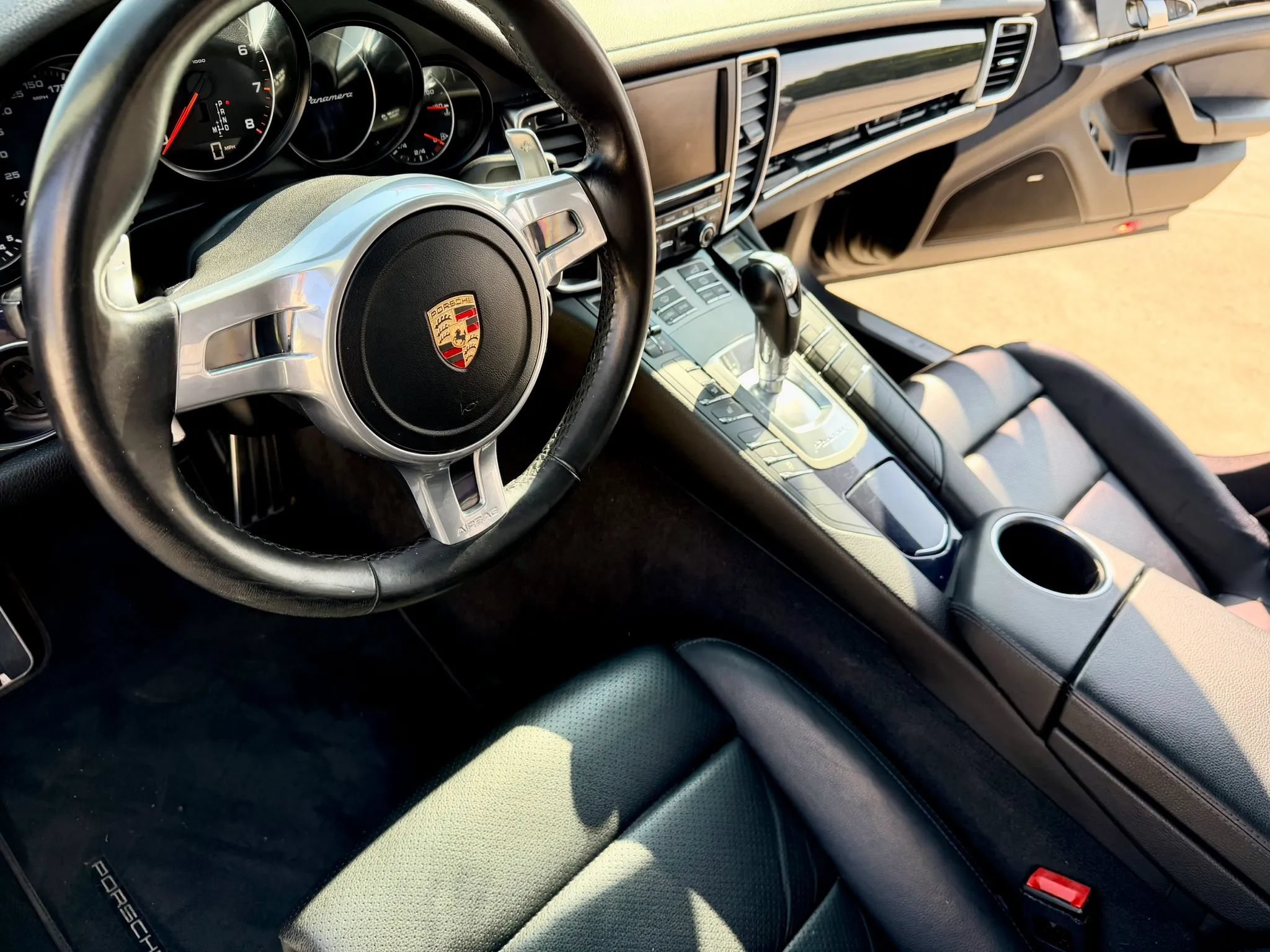 Used 2016 Porsche Panamera Edition RWD image 31
