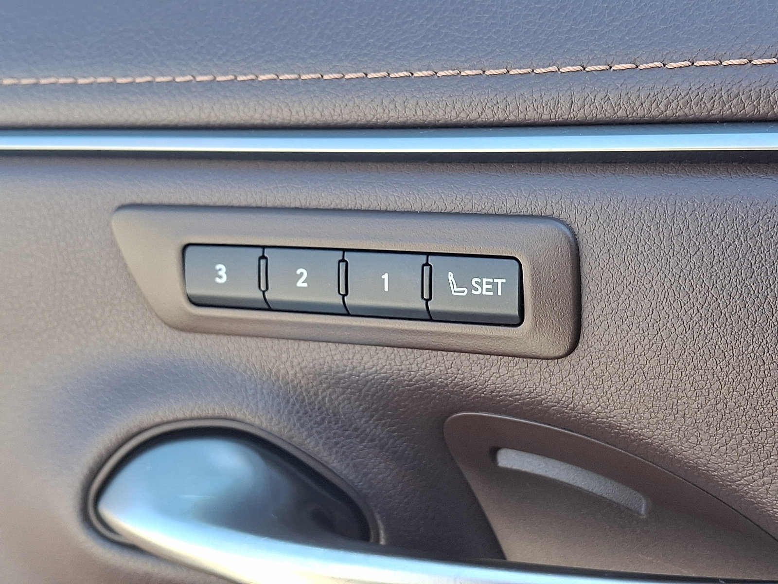 Used 2019 Lexus ES 300h w/ Luxury Package image 26