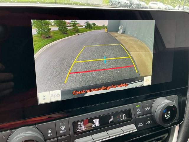 Used 2025 Toyota Grand Highlander AWD image 23