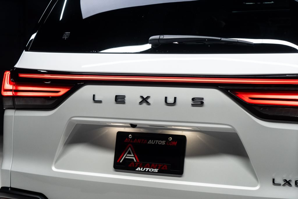 Used 2025 Lexus LX 600 4WD w/ Appearance Package image 19