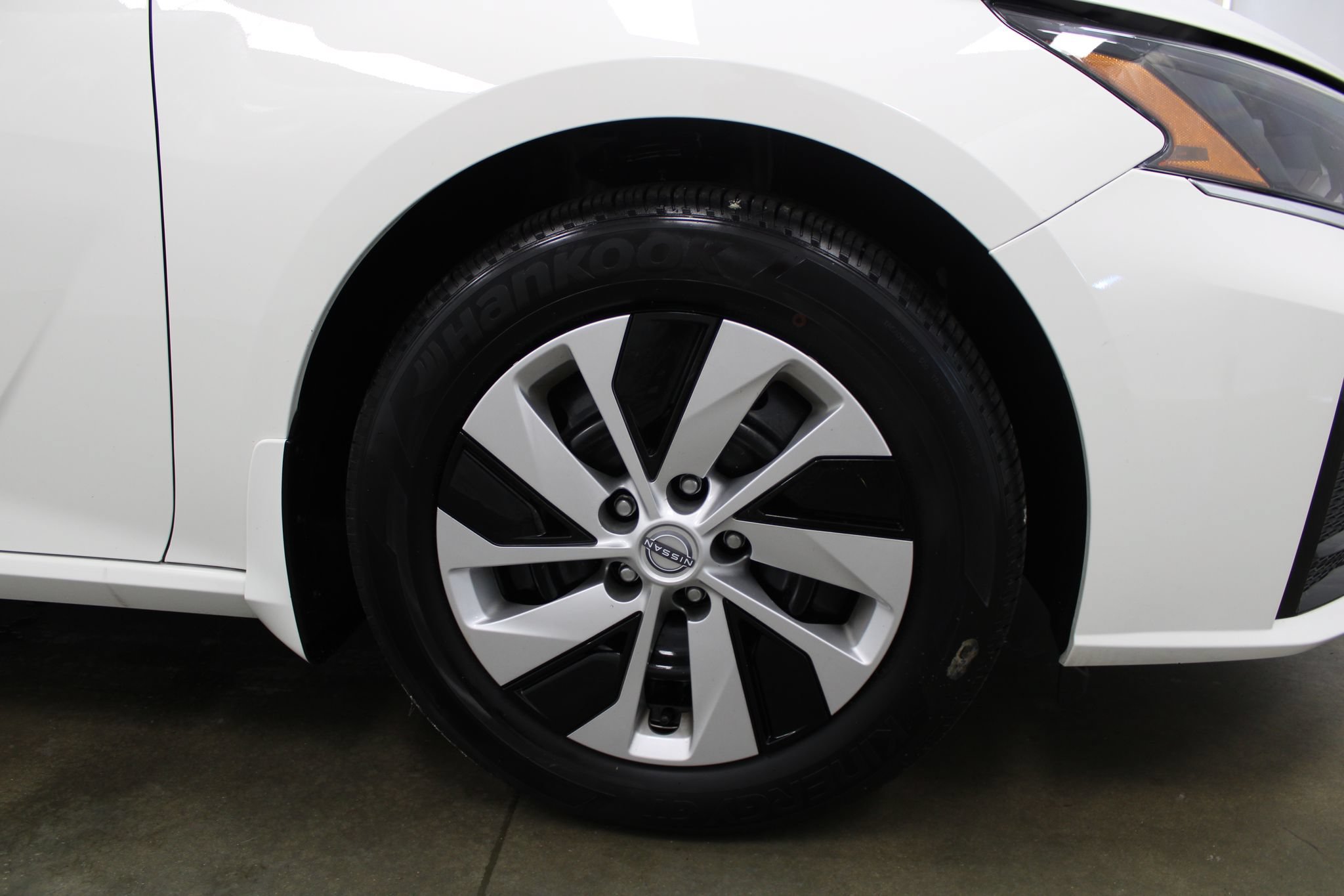 Used 2025 Nissan Altima 2.5 S FWD image 5
