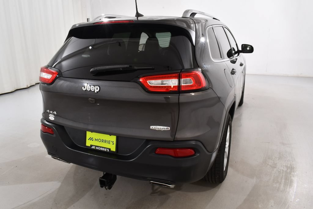 Used 2017 Jeep Cherokee Latitude AWD/4WD image 12