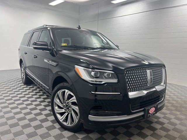 Used 2023 Lincoln Navigator L Reserve AWD/4WD image 1