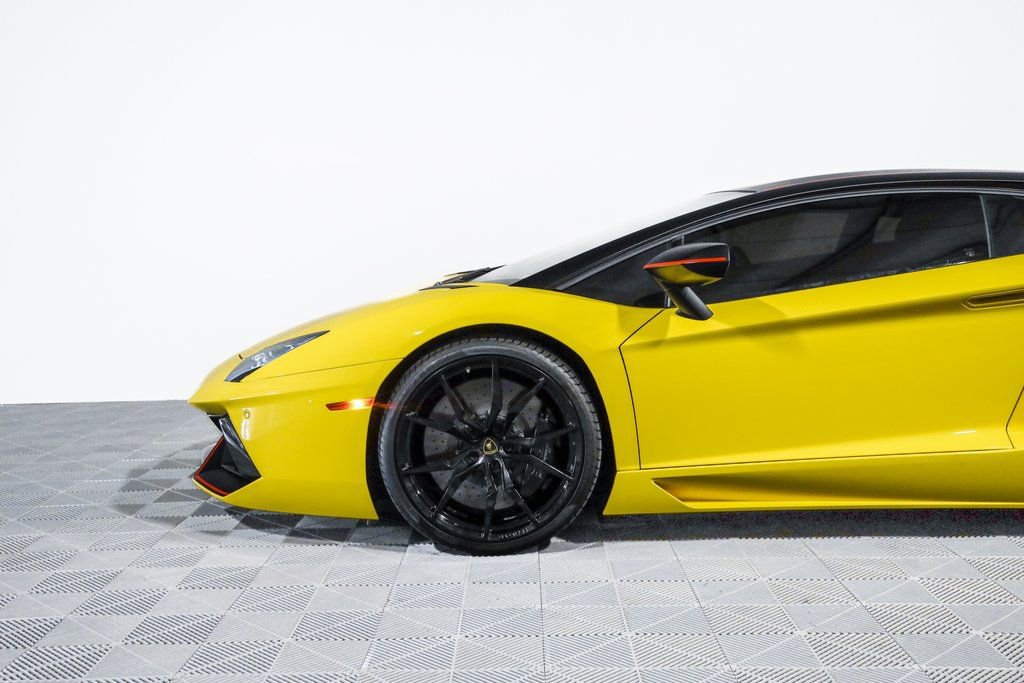 Used 2016 Lamborghini Aventador LP 700-4 AWD/4WD image 16