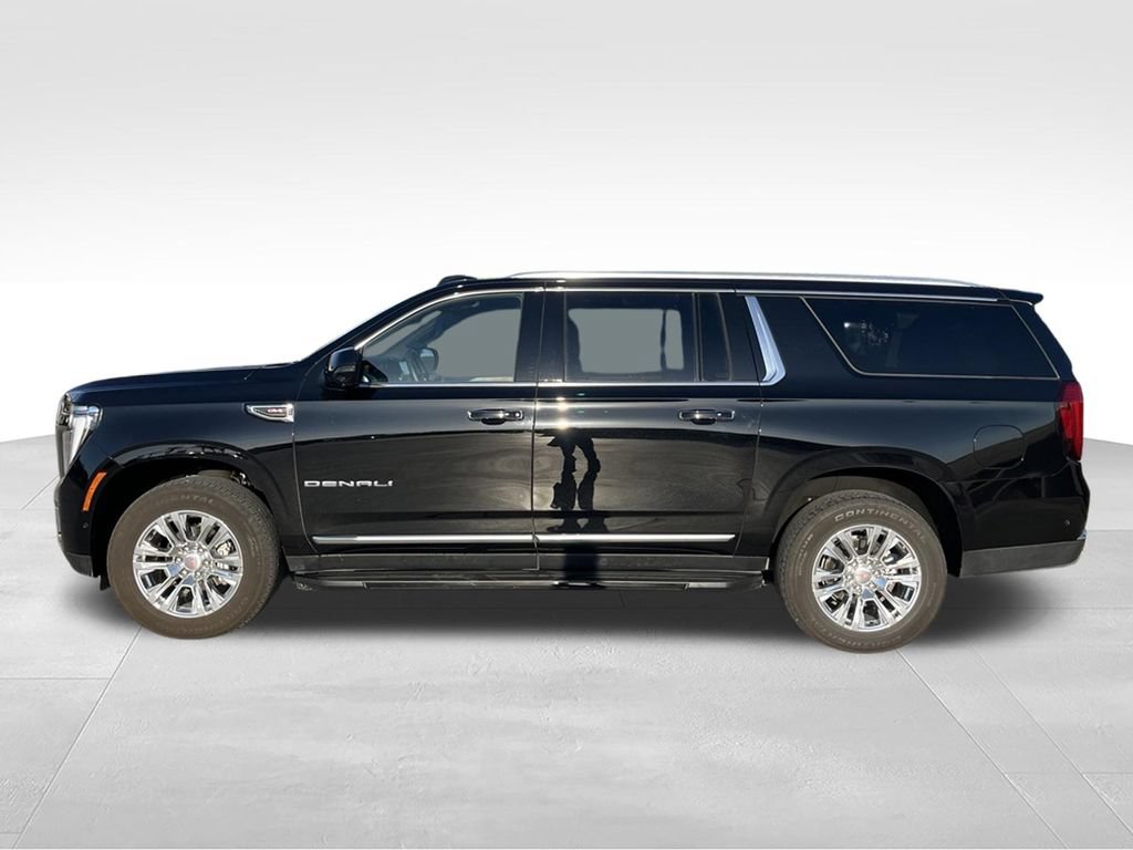Used 2025 GMC Yukon XL Denali AWD/4WD image 9