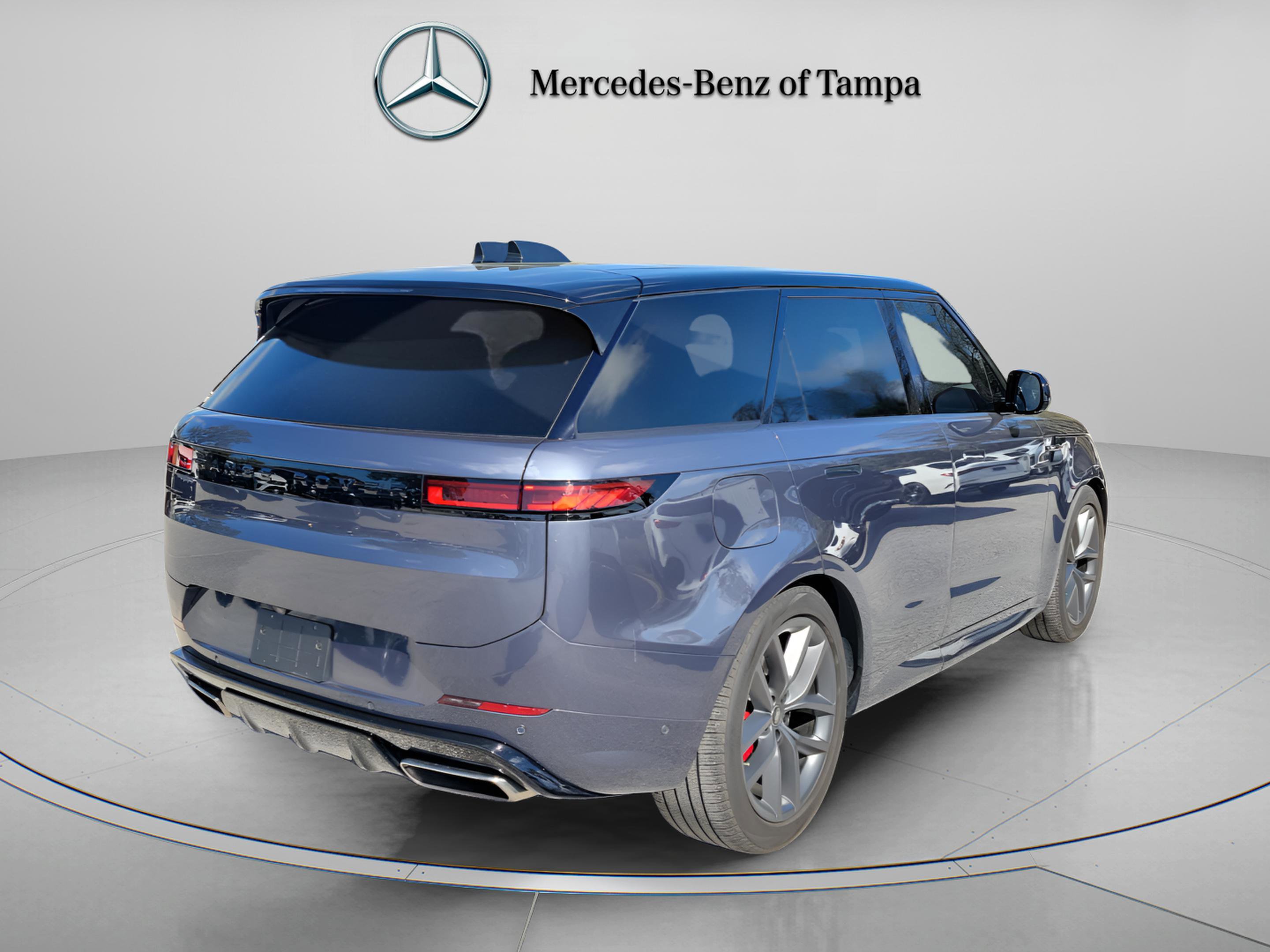 Used 2024 Land Rover Range Rover Sport Dynamic SE image 3