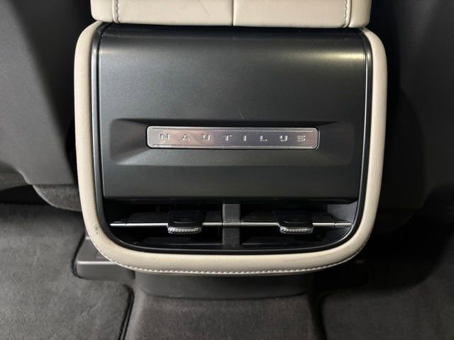 Used 2024 Lincoln Nautilus Reserve AWD/4WD image 10