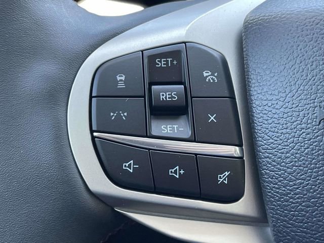 Used 2025 Ford Explorer Active RWD image 16
