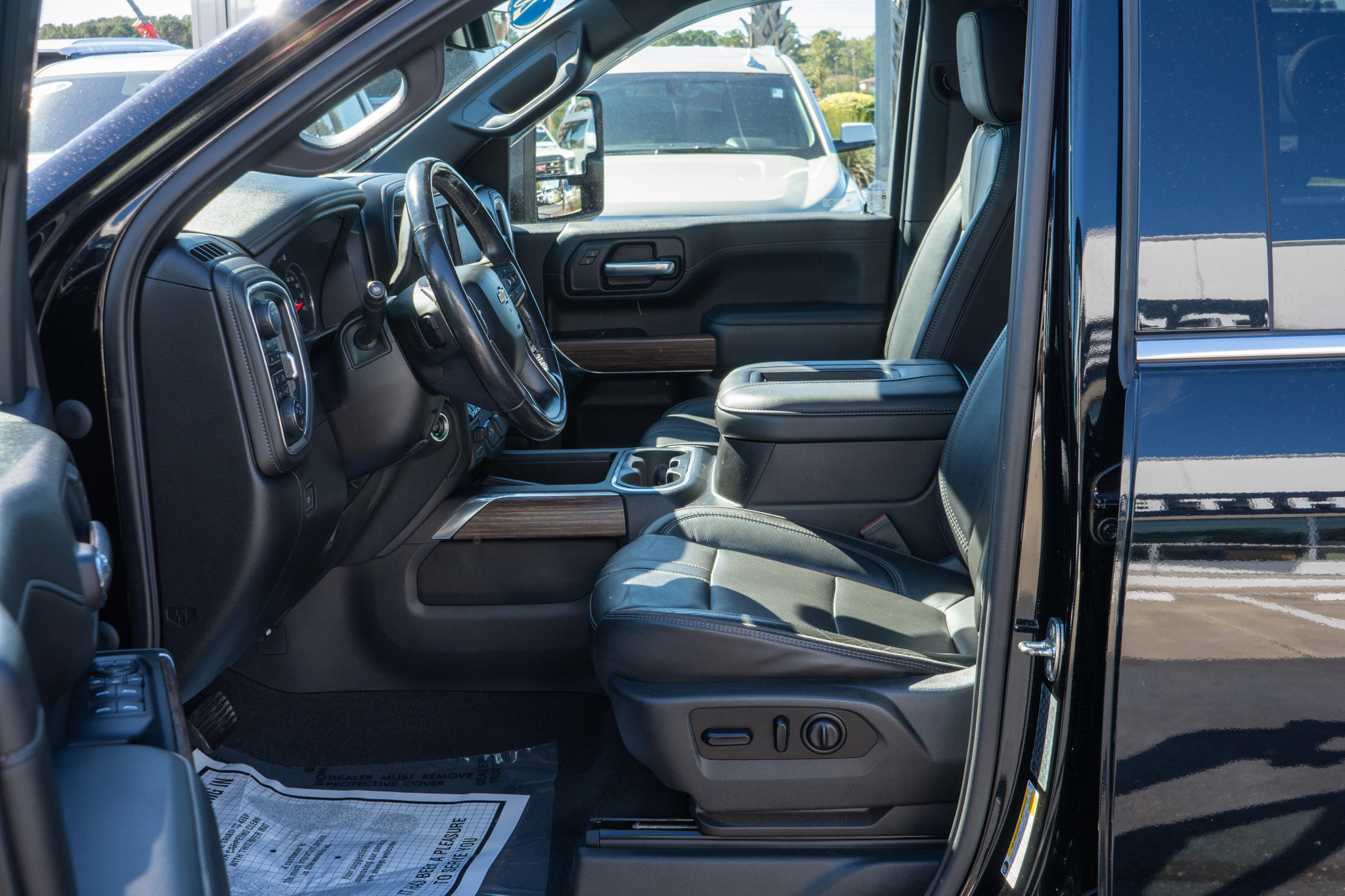 Used 2020 Chevrolet Silverado 3500 High Country image 18