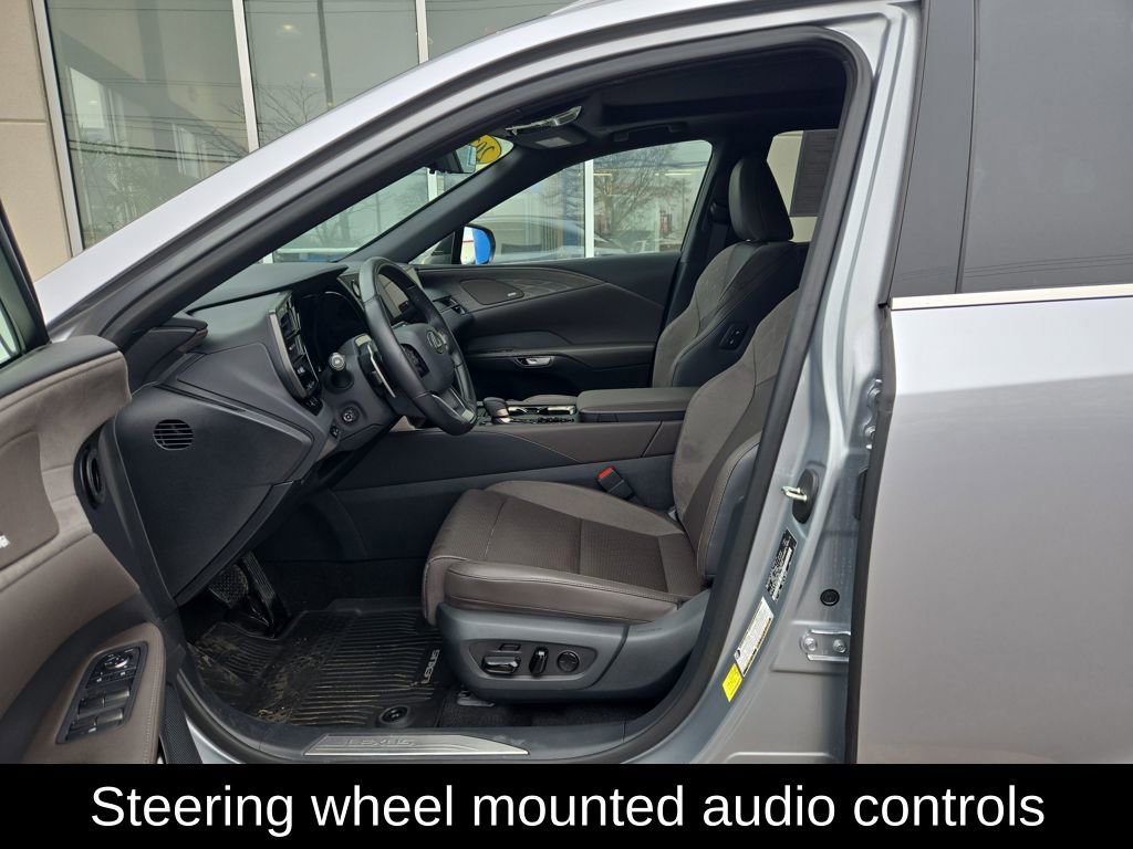 Used 2025 Lexus RX 450h AWD w/ Convenience Package image 14