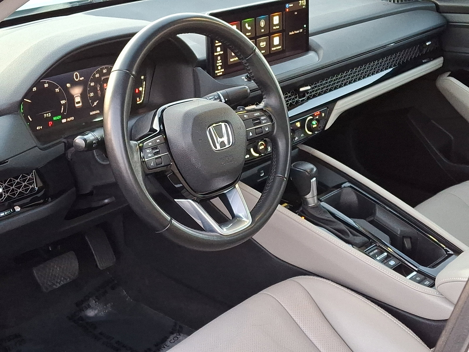 Used 2023 Honda Accord Touring image 16