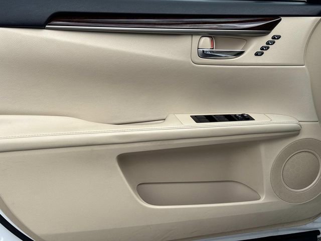 Used 2014 Lexus ES 350 w/ Luxury Package image 17