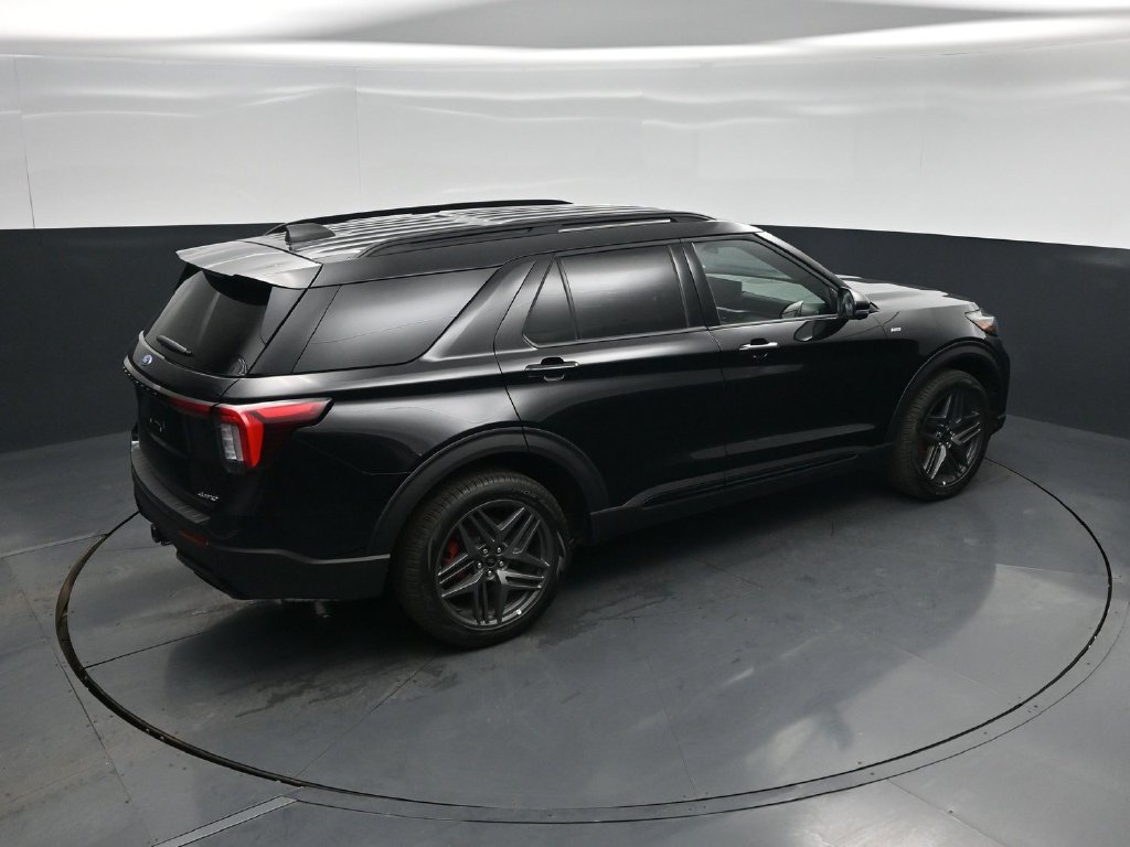 Certified 2026 Ford Explorer ST-Line w/ ST-Line Street Pack AWD/4WD image 36