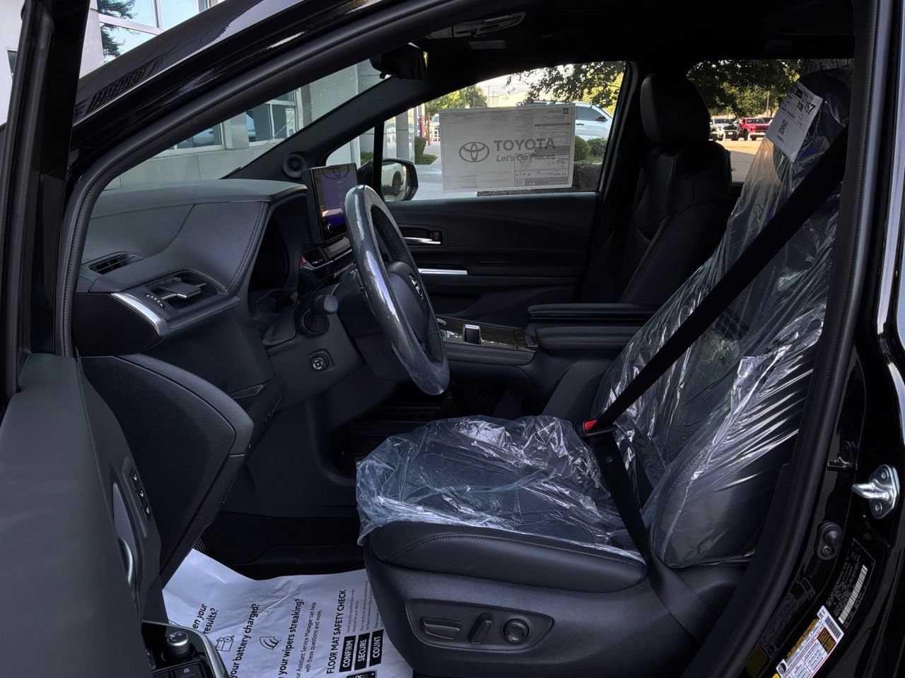 New 2026 Toyota Sienna Limited AWD/4WD image 9
