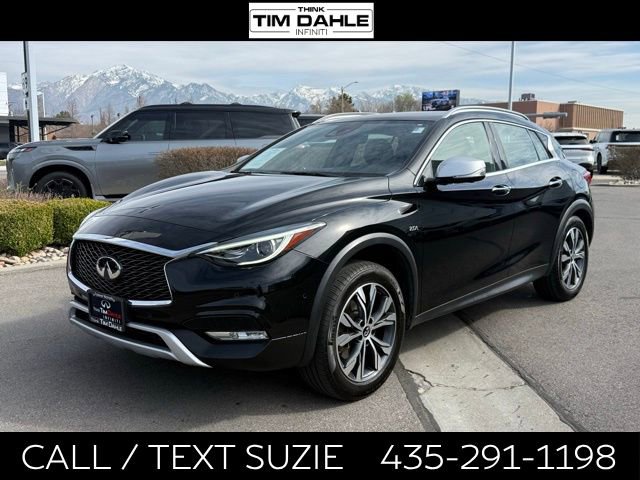 Used 2017 INFINITI QX30 Premium w/ Technology Package image 5
