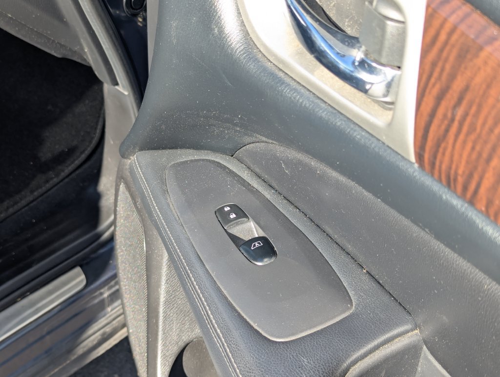 Used 2013 Nissan Pathfinder SL AWD/4WD image 37