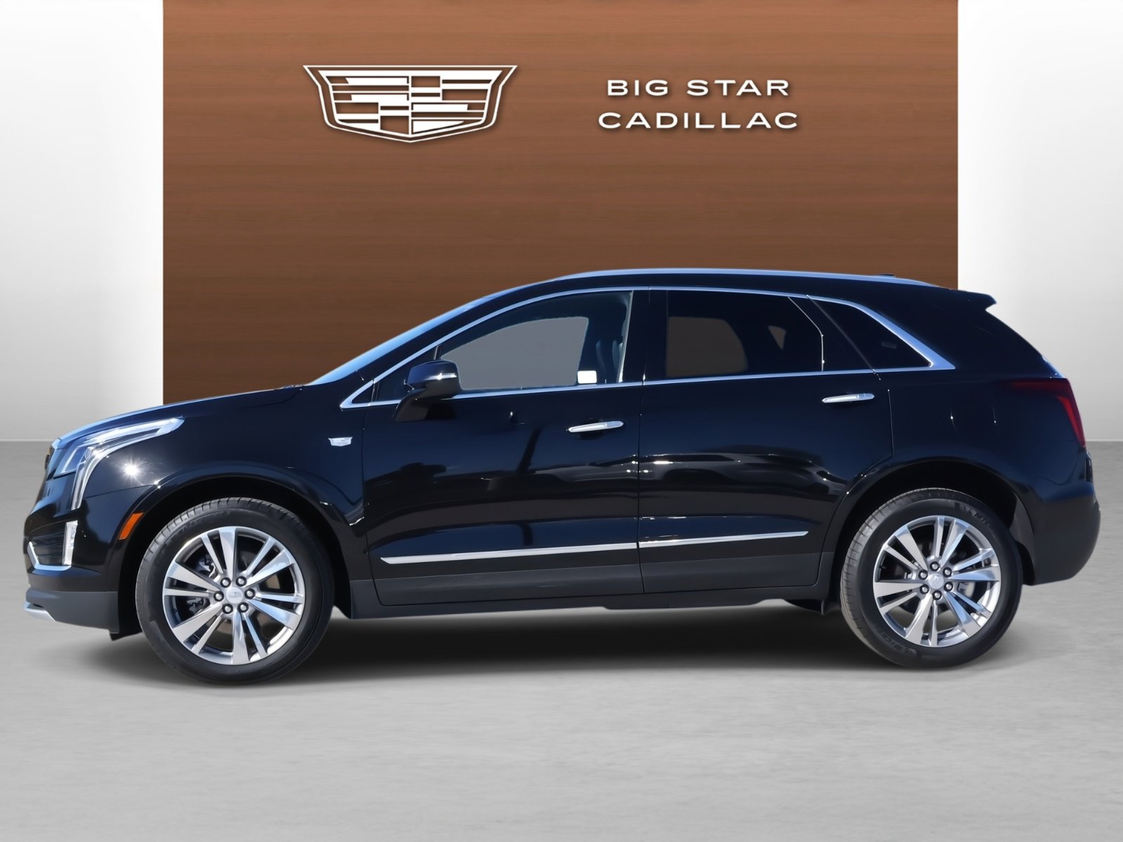 Certified 2025 Cadillac XT5 Premium Luxury image 2