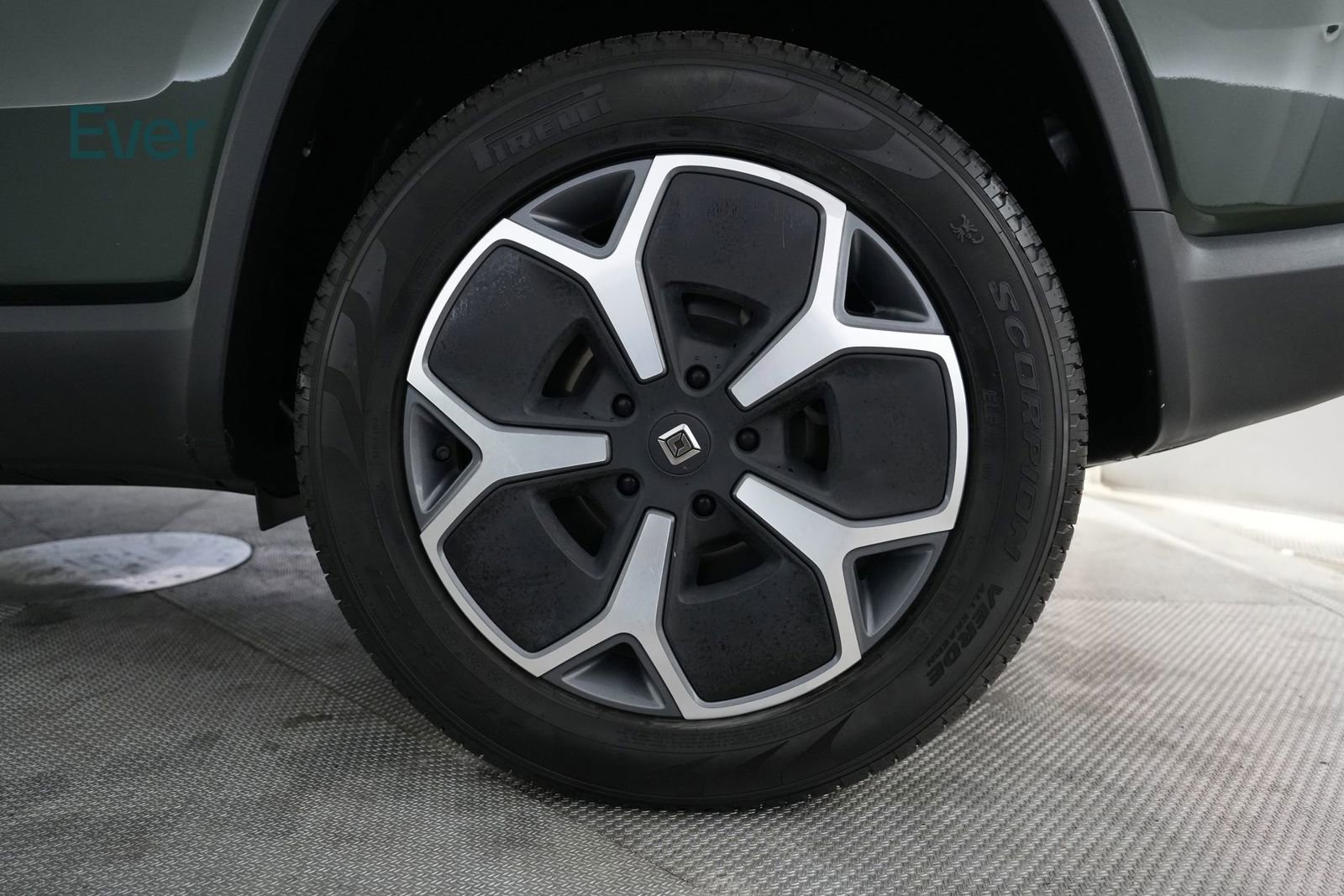 Used 2023 Rivian R1S Adventure AWD/4WD image 9