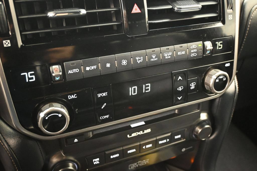 Used 2023 Lexus GX 460 Luxury w/ Sport Design Package AWD/4WD image 17
