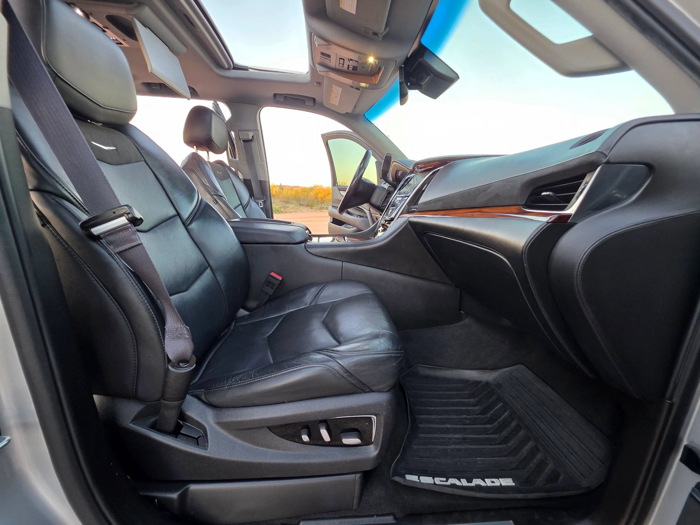 Used 2015 Cadillac Escalade Premium AWD/4WD image 14
