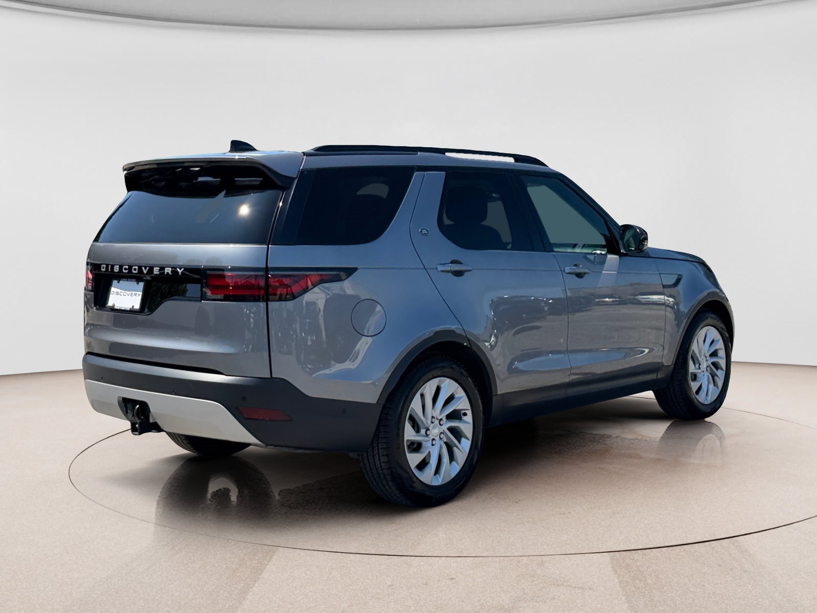 Used 2024 Land Rover Discovery S AWD/4WD image 5