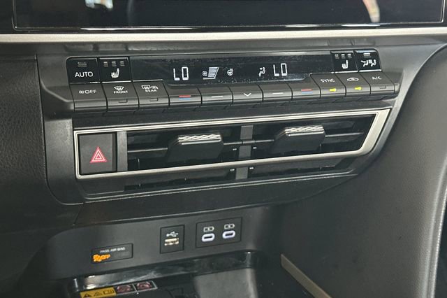 Used 2025 Toyota Camry XSE FWD image 22