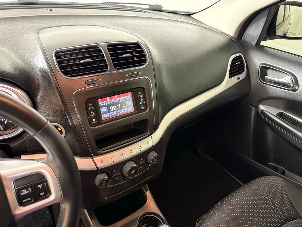 Used 2017 Dodge Journey SE w/ Flexible Seating Group image 23