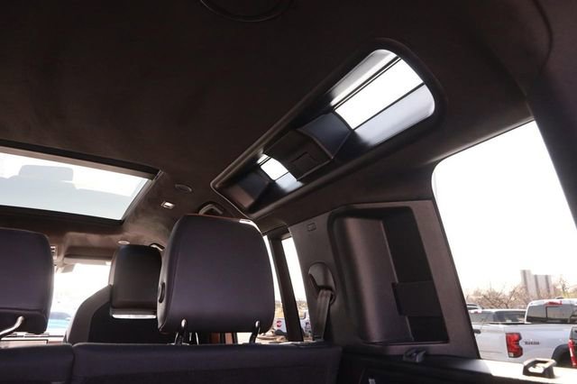 Used 2025 Land Rover Defender 110 image 11