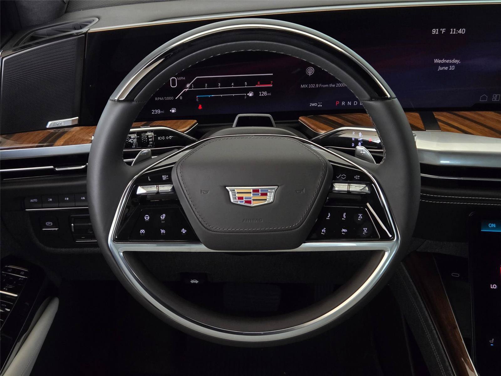 New 2026 Cadillac Escalade ESV Platinum Sport w/ LPO, Floor Liner Package AWD/4WD image 15