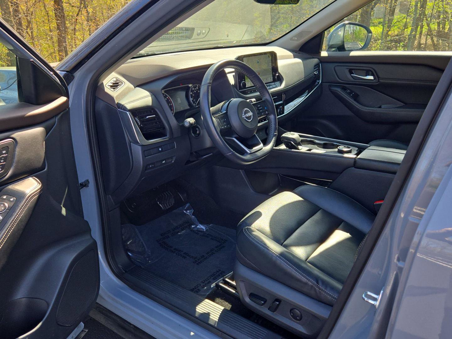 Used 2022 Nissan Rogue SL w/ SL Premium Package image 12