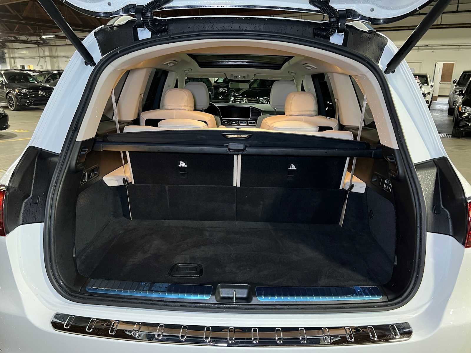 Used 2025 Mercedes-Benz GLS 450 4MATIC image 17