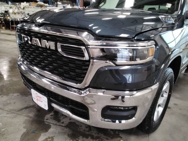 Used 2025 RAM 1500 Big Horn AWD/4WD image 14