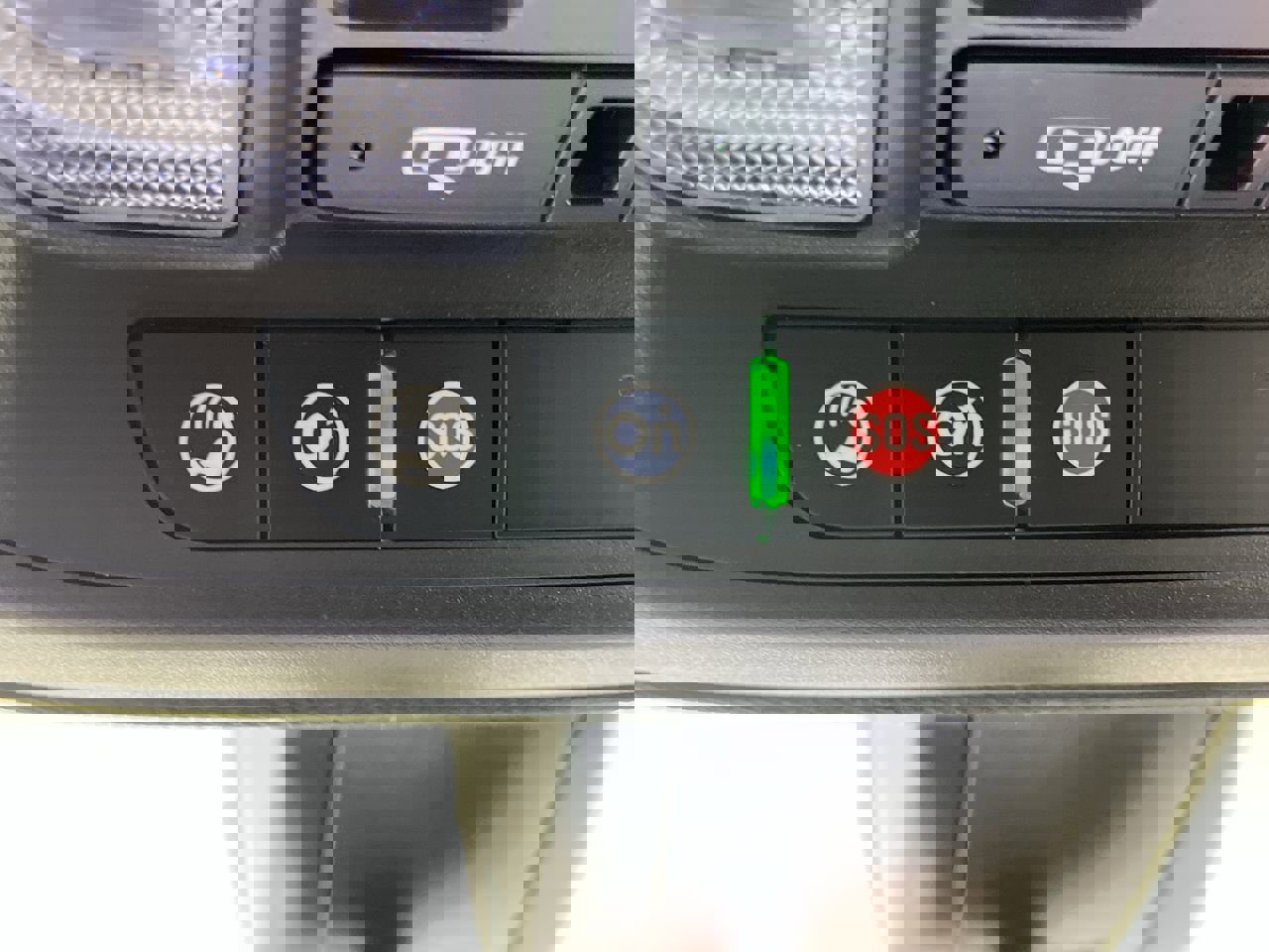 Certified 2025 Cadillac XT5 Premium Luxury image 30