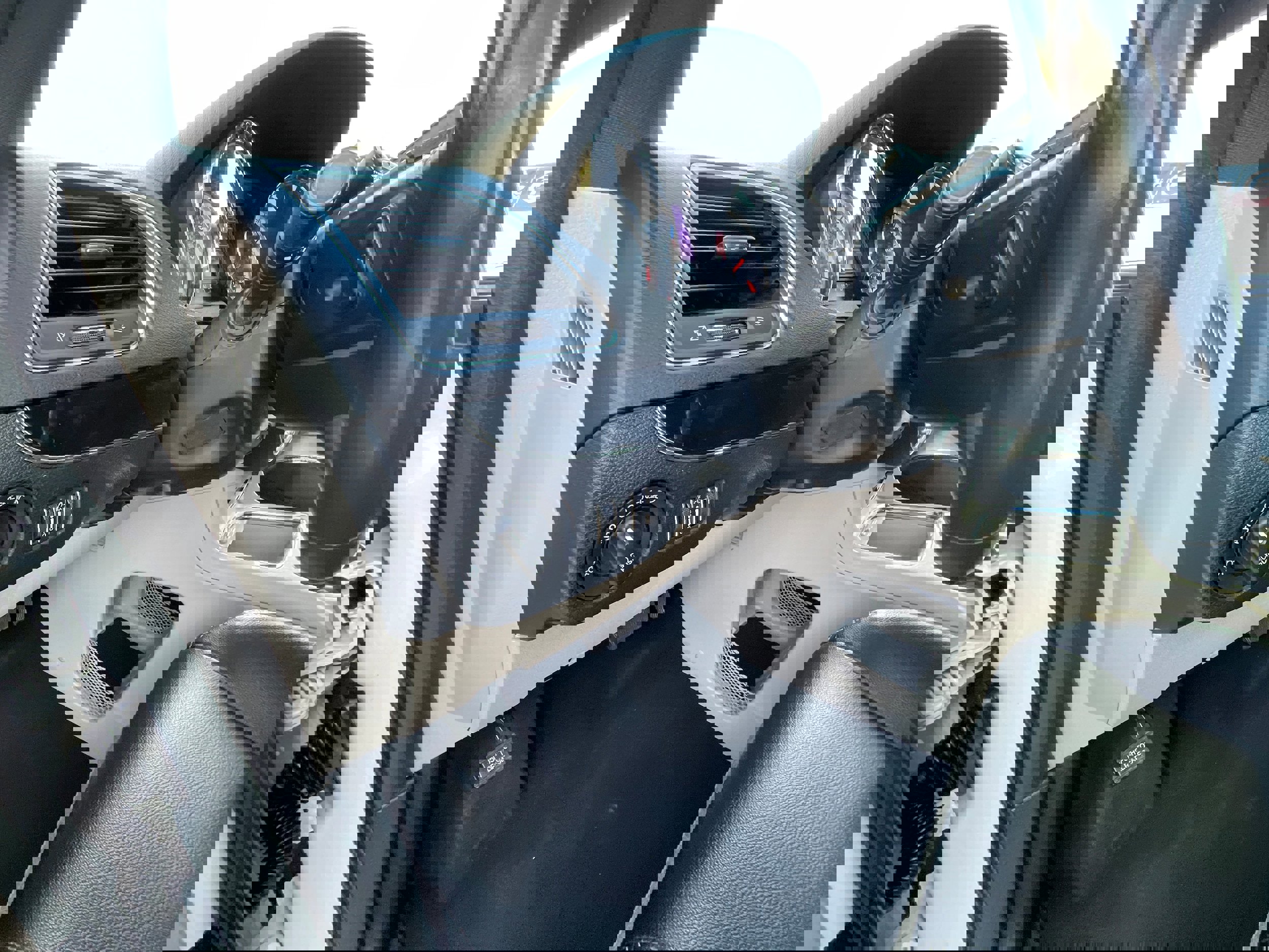 Used 2017 Dodge Grand Caravan SXT w/ Driver Convenience Group image 12