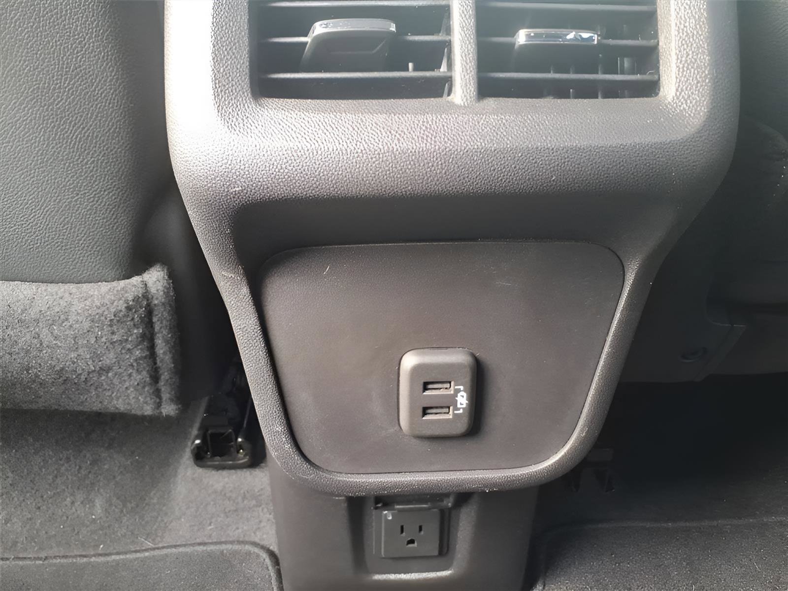 Used 2024 GMC Terrain AT4 image 16