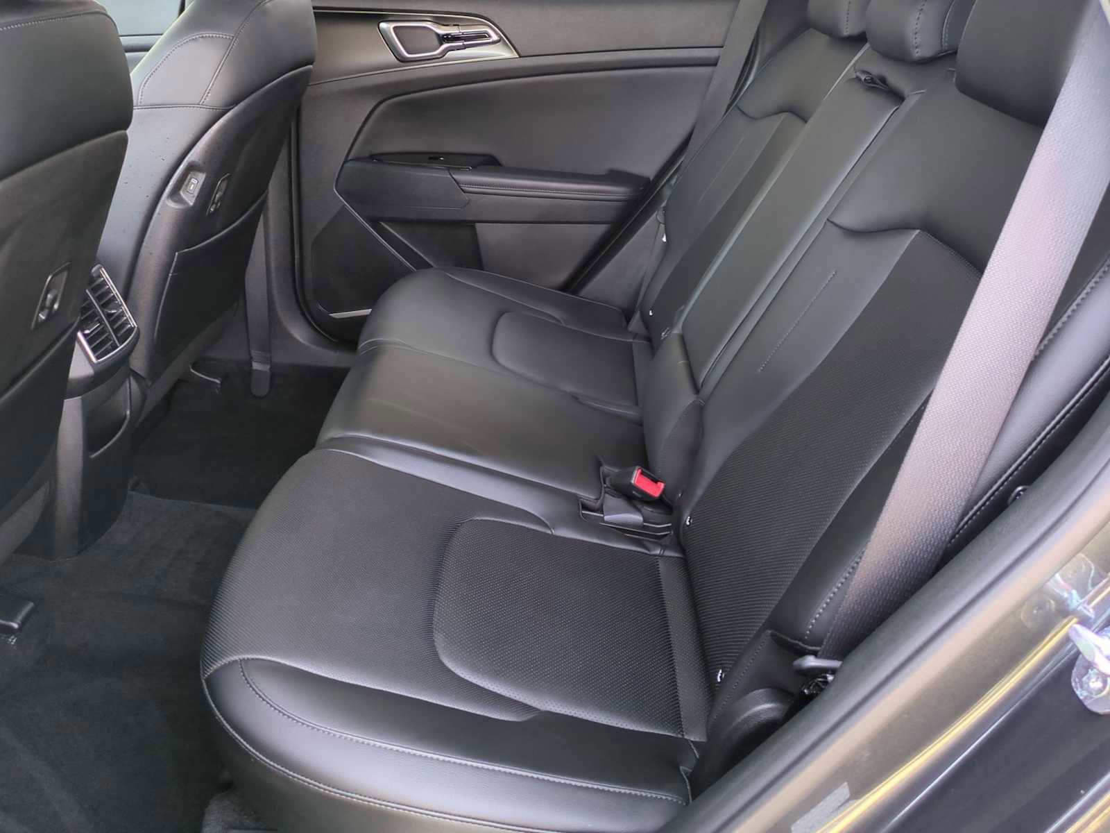 Used 2023 Kia Sportage EX image 20