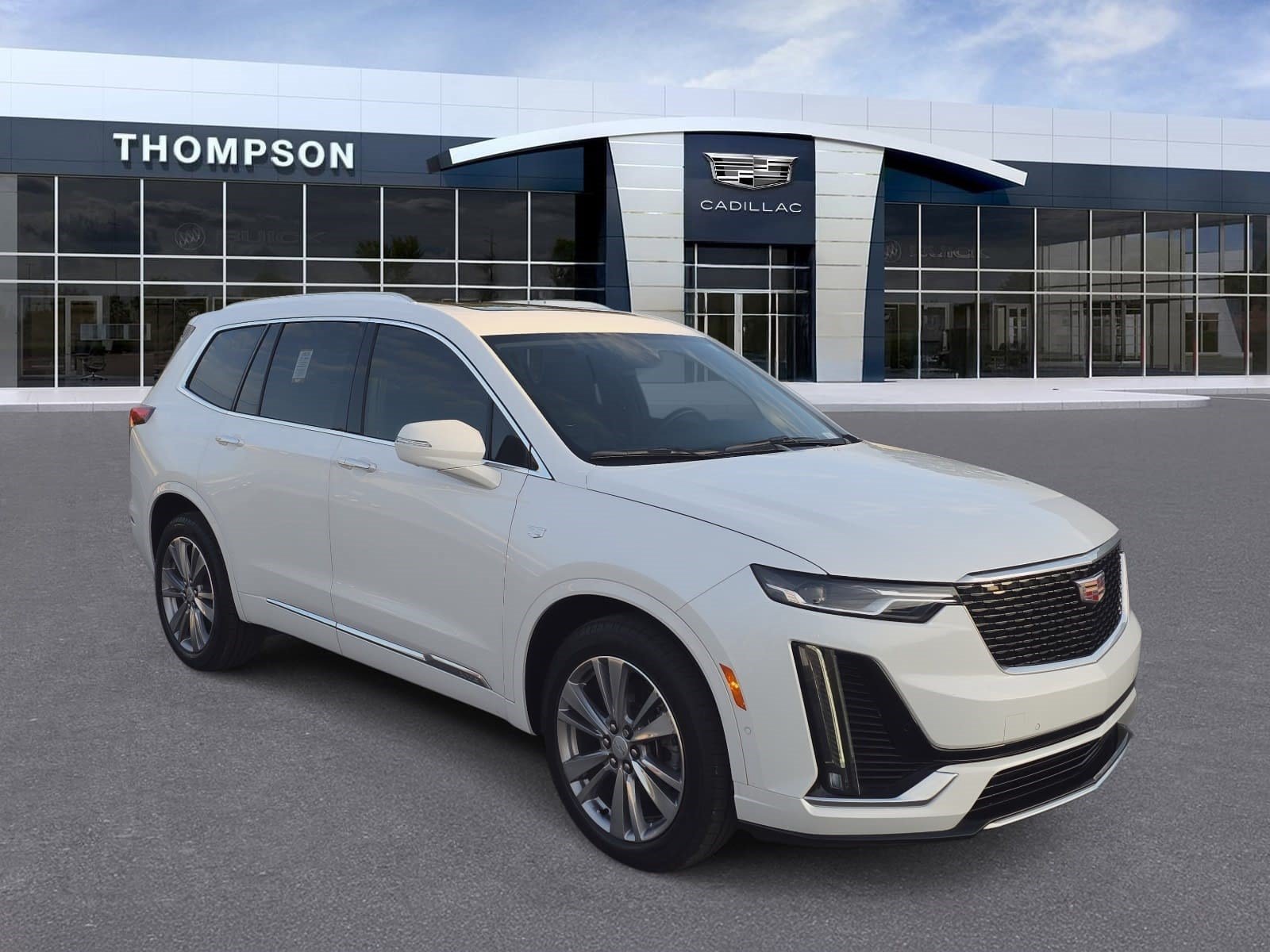 Used 2023 Cadillac XT6 Premium Luxury w/ Technology Package FWD image 1
