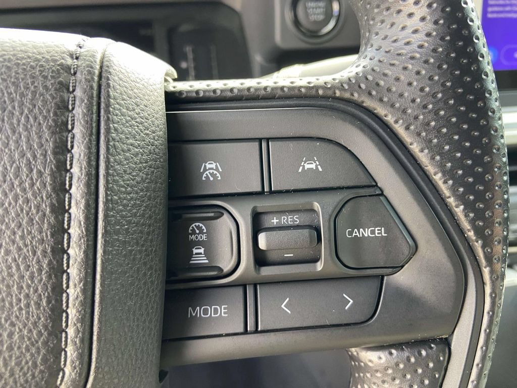 Used 2025 Toyota Tacoma SR5 AWD/4WD image 31