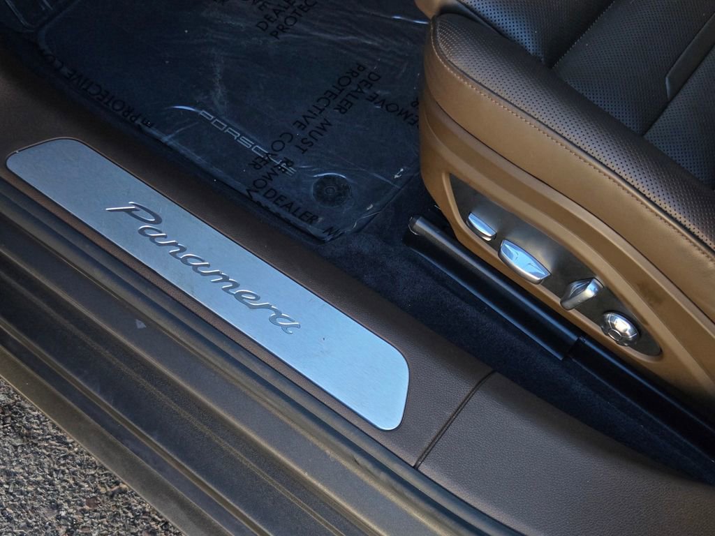 Used 2018 Porsche Panamera 4 AWD/4WD image 24