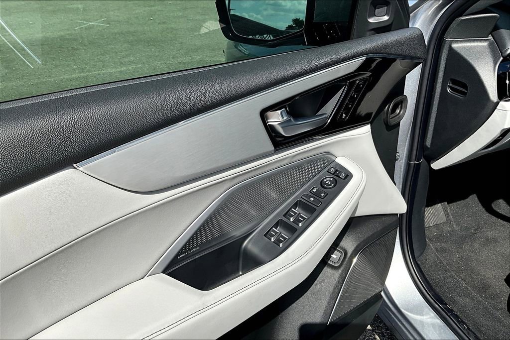 Used 2025 Acura MDX w/ Technology Package image 18